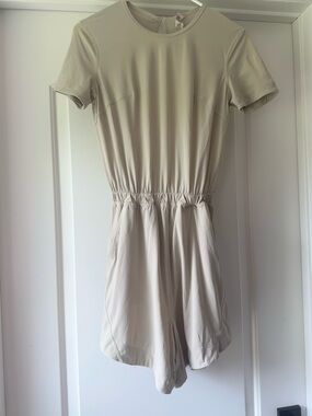 lululemon athletica Neutral Beige Short Sleeve Top